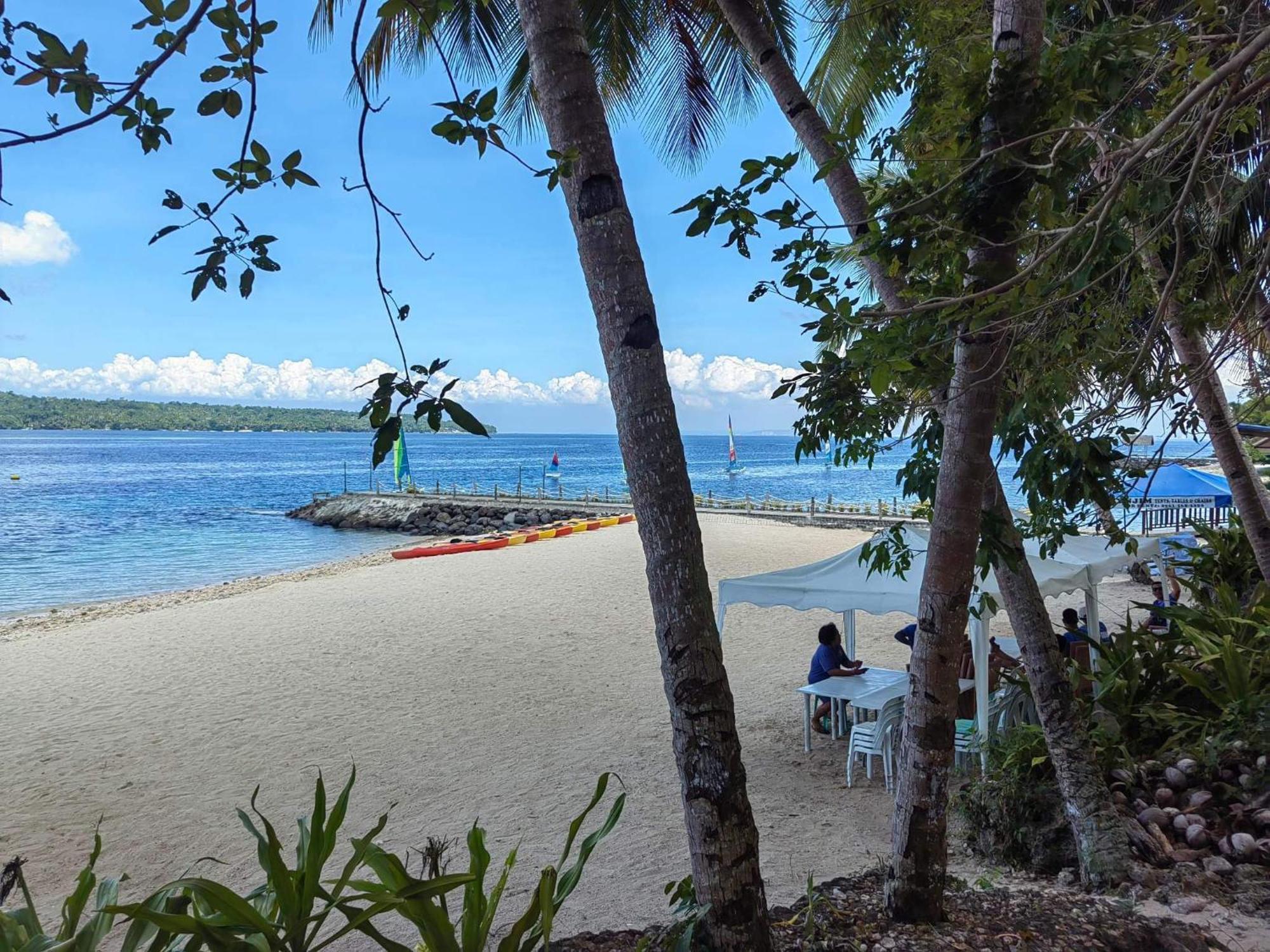 Kembali Condo Resort With Sea View Davao City Екстериор снимка