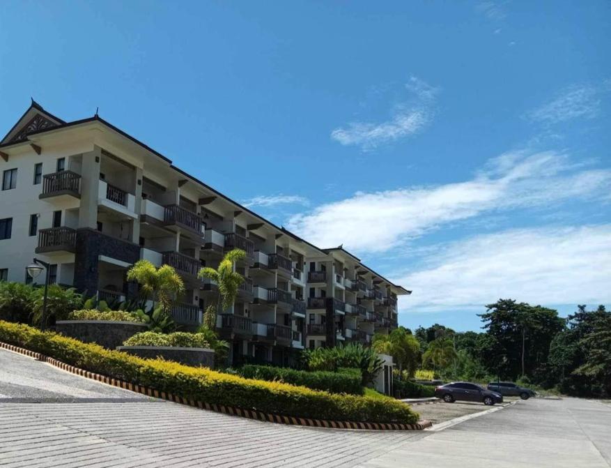 Kembali Condo Resort With Sea View Davao City Екстериор снимка